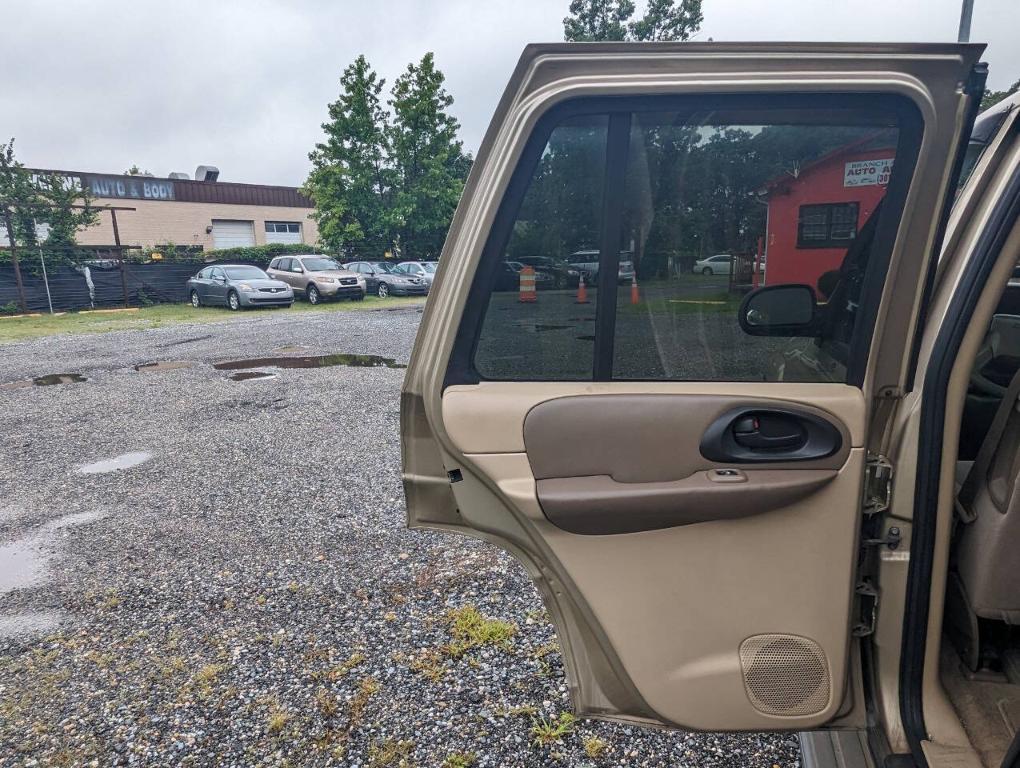 used 2004 Chevrolet TrailBlazer car, priced at $3,800