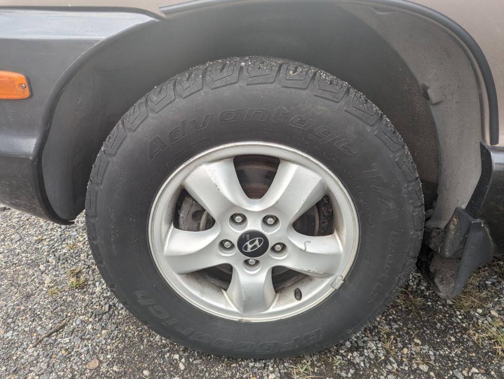 used 2005 Hyundai Santa Fe car, priced at $2,900