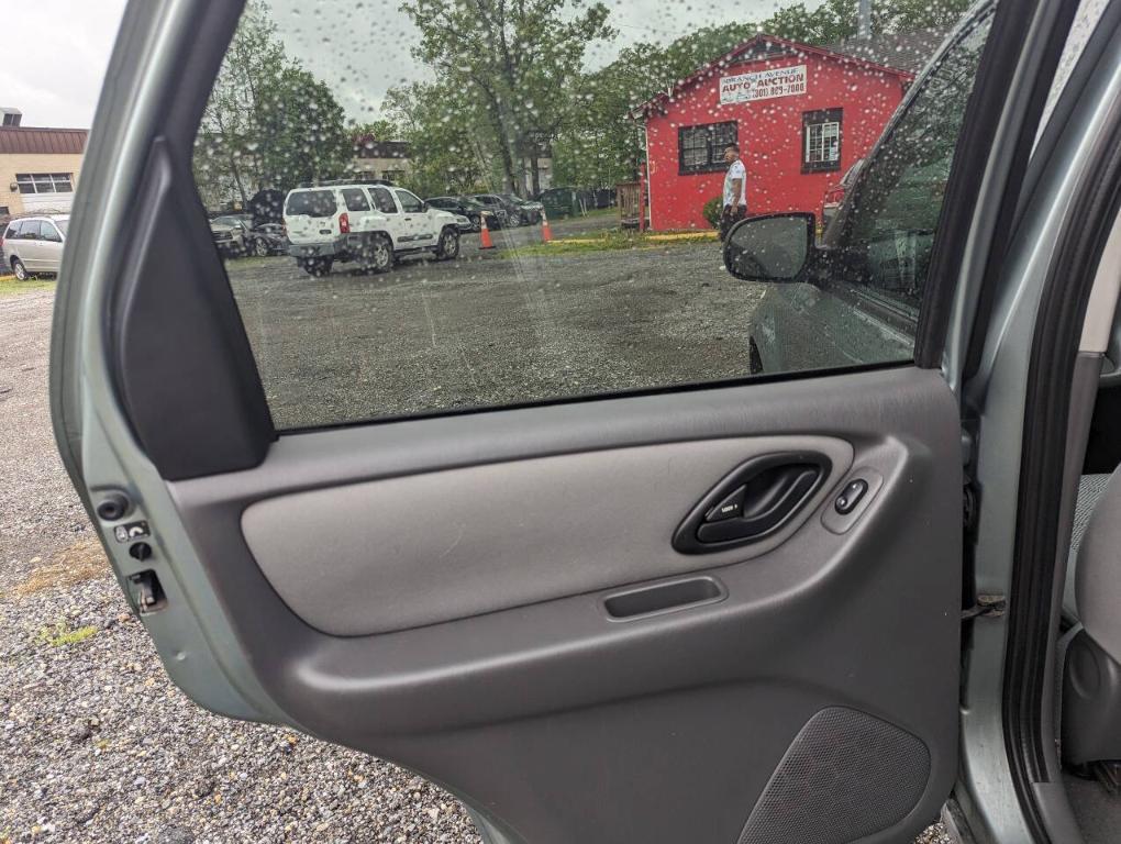 used 2005 Ford Escape car, priced at $3,700