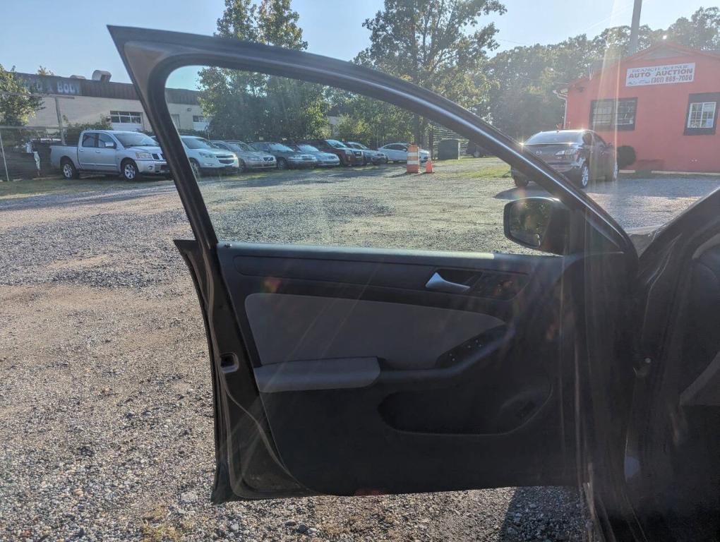 used 2014 Volkswagen Jetta car, priced at $4,900