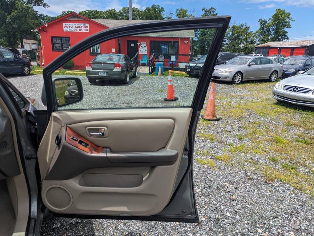 used 2001 Lexus RX 300 car, priced at $2,300