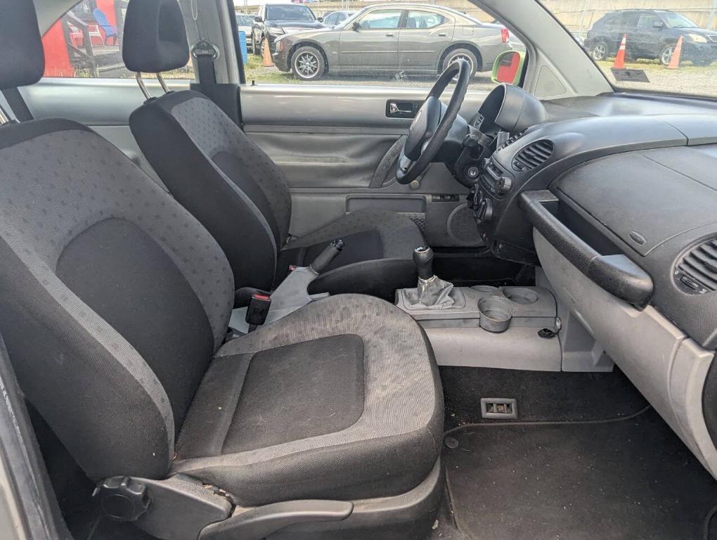 used 2001 Volkswagen New Beetle car, priced at $2,300