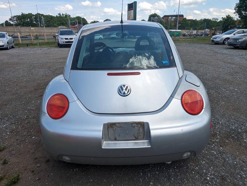 used 2001 Volkswagen New Beetle car, priced at $2,300
