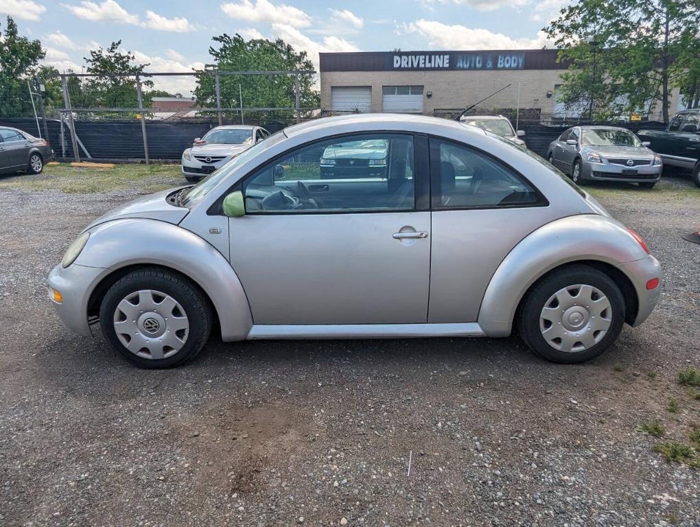 used 2001 Volkswagen New Beetle car, priced at $2,300