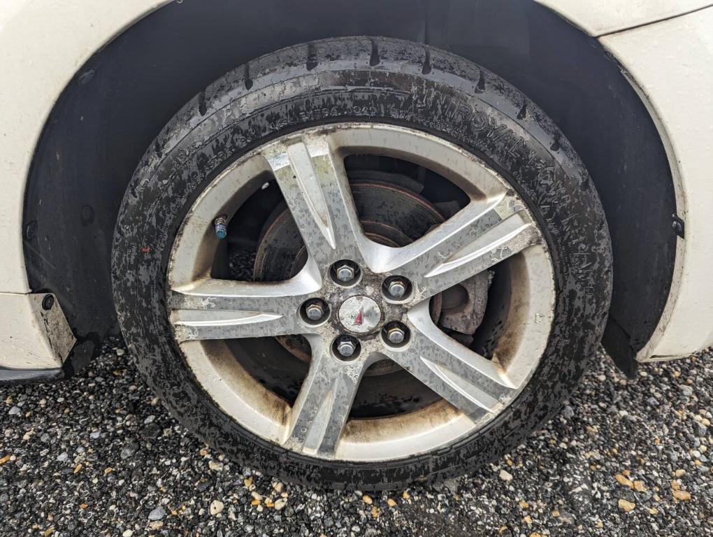 used 2010 Pontiac Vibe car, priced at $3,200