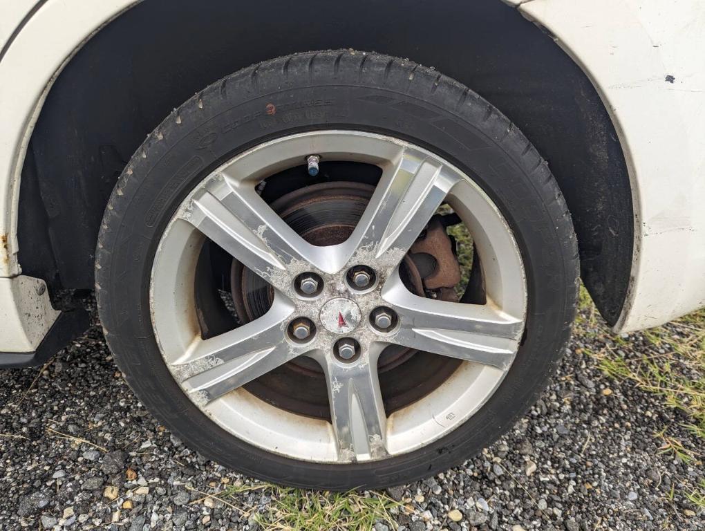 used 2010 Pontiac Vibe car, priced at $3,200
