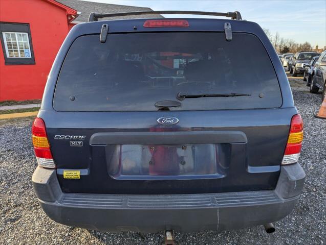 used 2004 Ford Escape car, priced at $3,300
