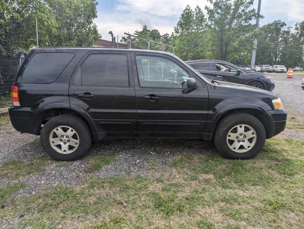 used 2006 Ford Escape car, priced at $3,300