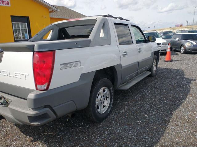 used 2002 Chevrolet Avalanche car, priced at $5,100