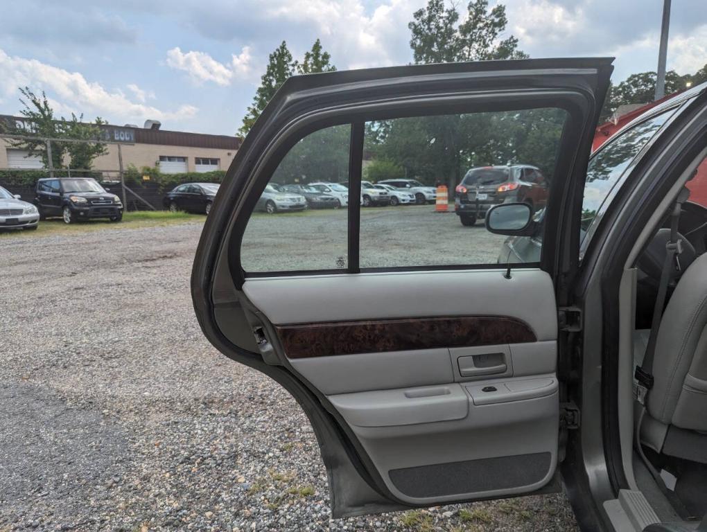 used 2004 Mercury Grand Marquis car, priced at $2,900