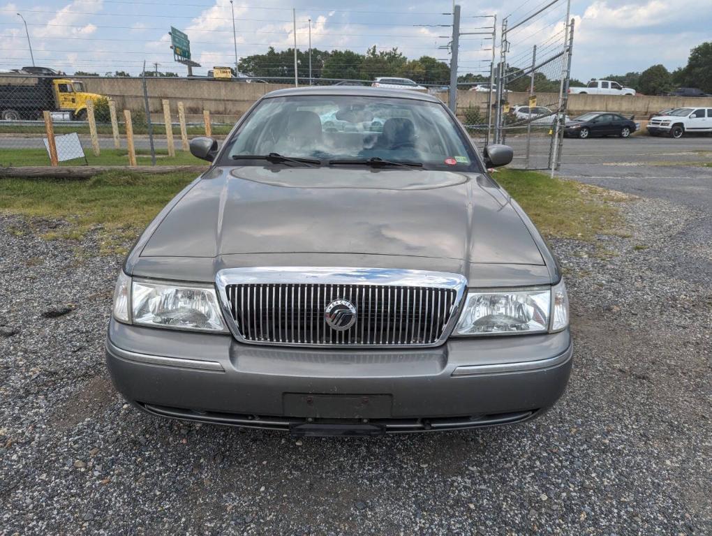 used 2004 Mercury Grand Marquis car, priced at $2,900