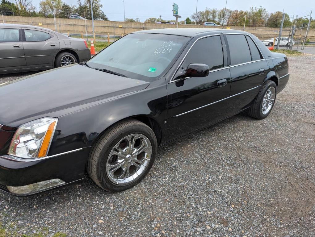used 2007 Cadillac DTS car, priced at $4,400