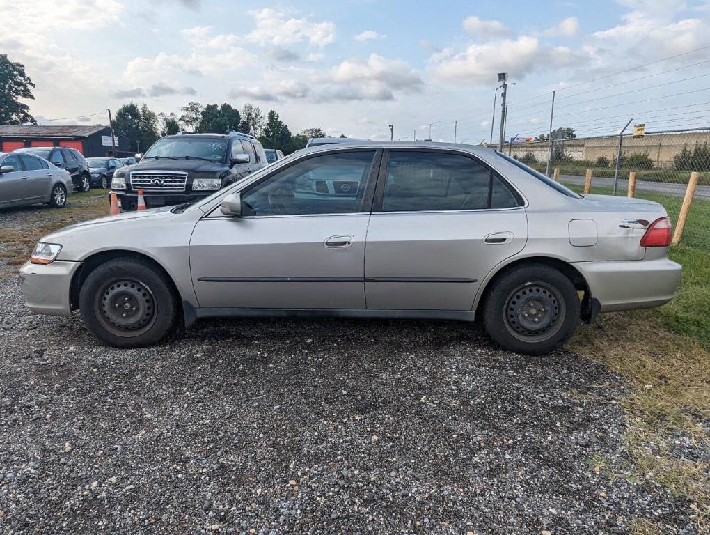 used 1998 Honda Accord car, priced at $1,300