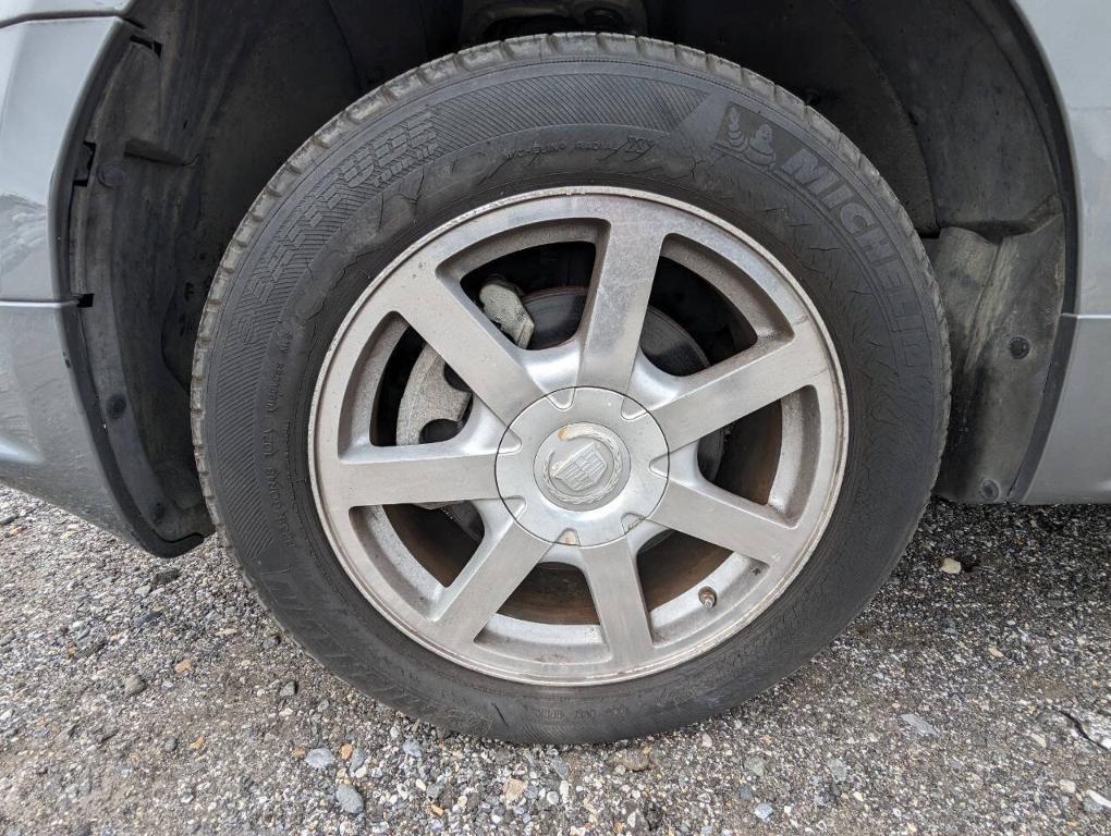 used 2005 Cadillac SRX car, priced at $3,800