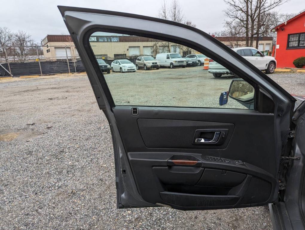 used 2005 Cadillac SRX car, priced at $3,800