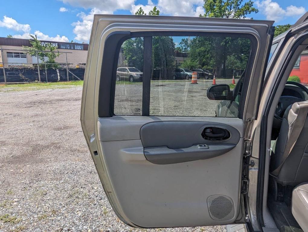 used 2002 Chevrolet TrailBlazer EXT car, priced at $2,700