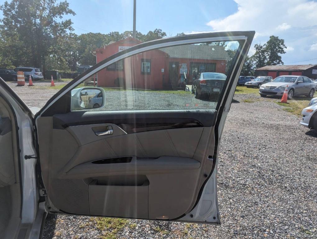 used 2009 Toyota Avalon car, priced at $3,100