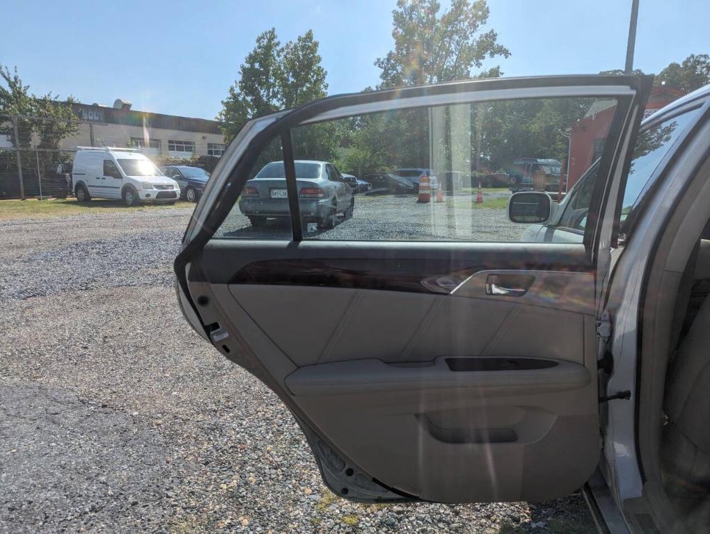 used 2009 Toyota Avalon car, priced at $3,100