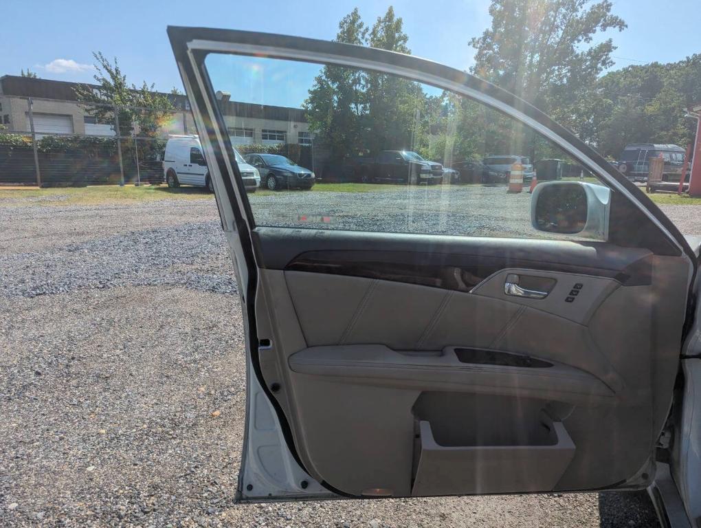 used 2009 Toyota Avalon car, priced at $3,100