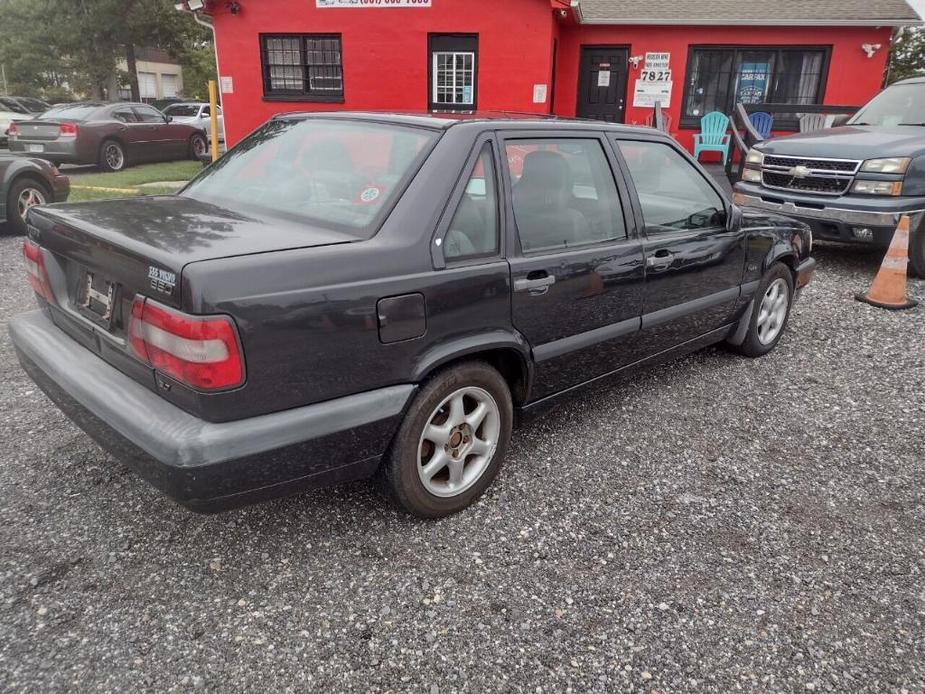 used 1996 Volvo 850 car, priced at $2,200