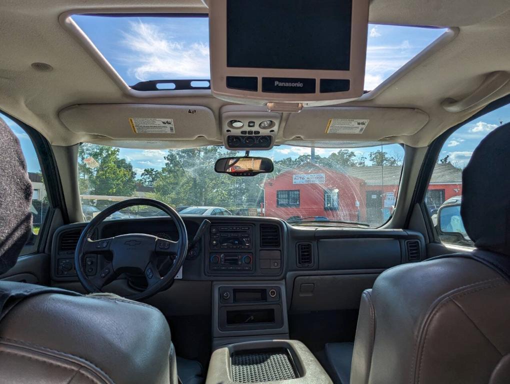 used 2006 Chevrolet Suburban car, priced at $2,700