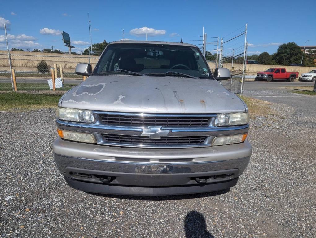 used 2006 Chevrolet Suburban car, priced at $2,700