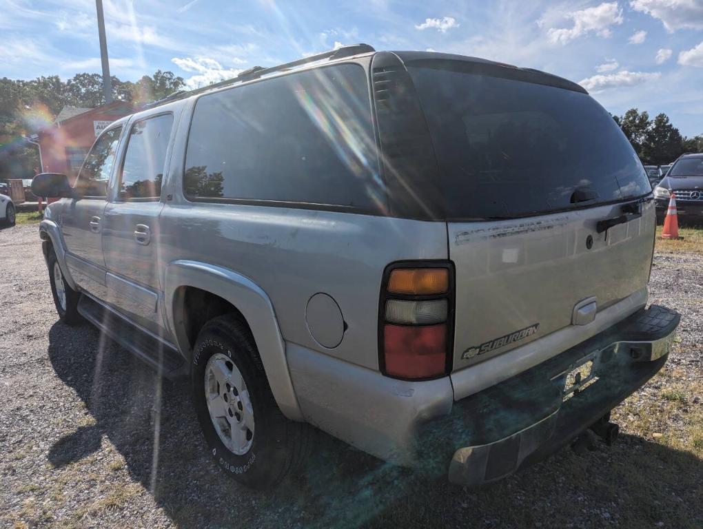 used 2006 Chevrolet Suburban car, priced at $2,700