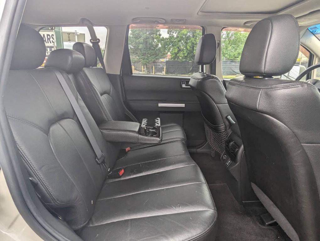 used 2010 Mitsubishi Endeavor car, priced at $3,400