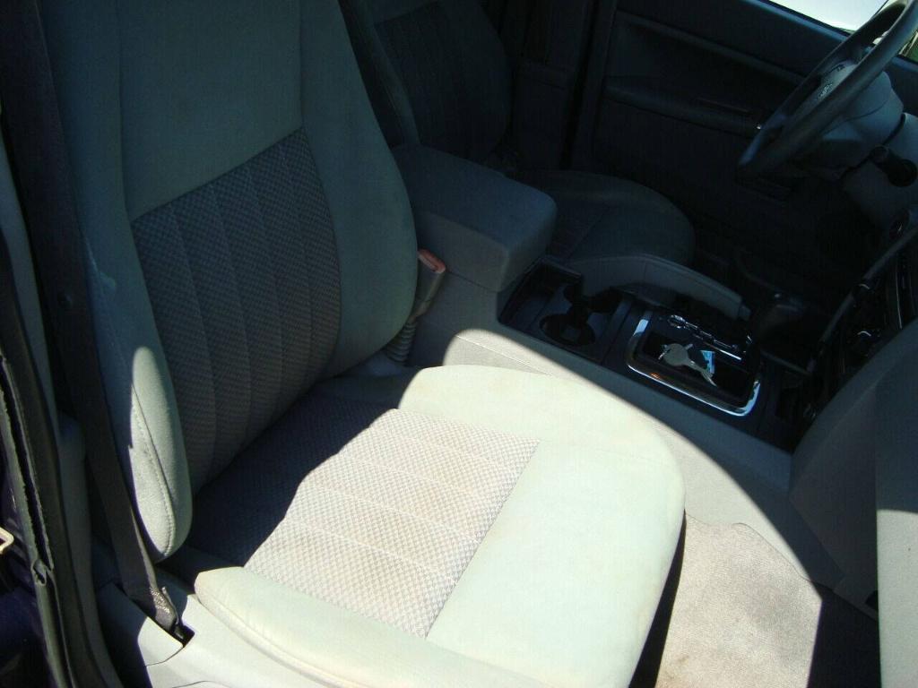 used 2006 Jeep Grand Cherokee car, priced at $3,900