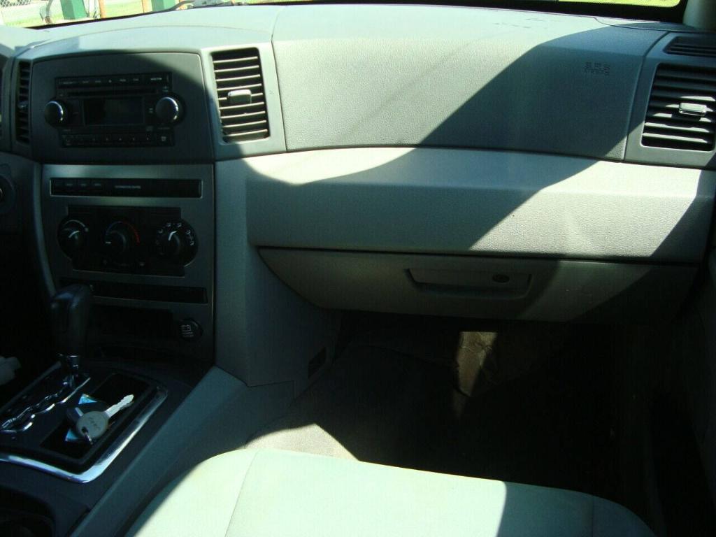 used 2006 Jeep Grand Cherokee car, priced at $3,900