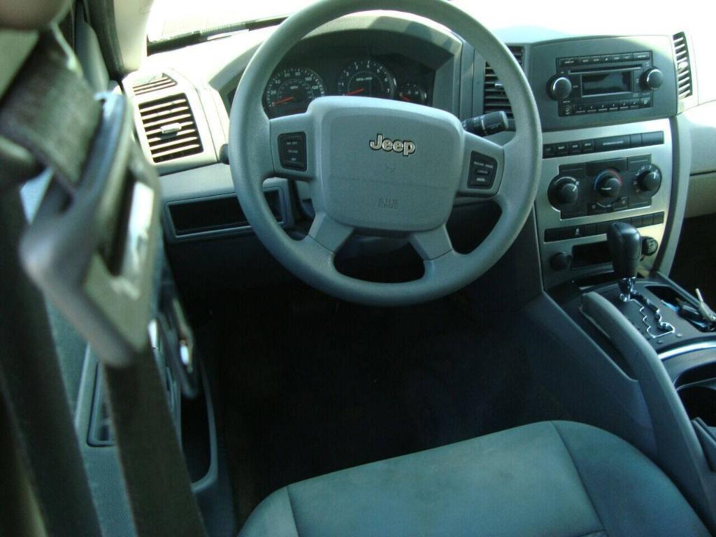used 2006 Jeep Grand Cherokee car, priced at $3,900