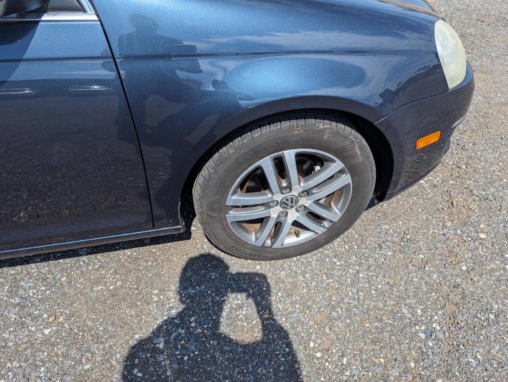 used 2005 Volkswagen Jetta car, priced at $3,800