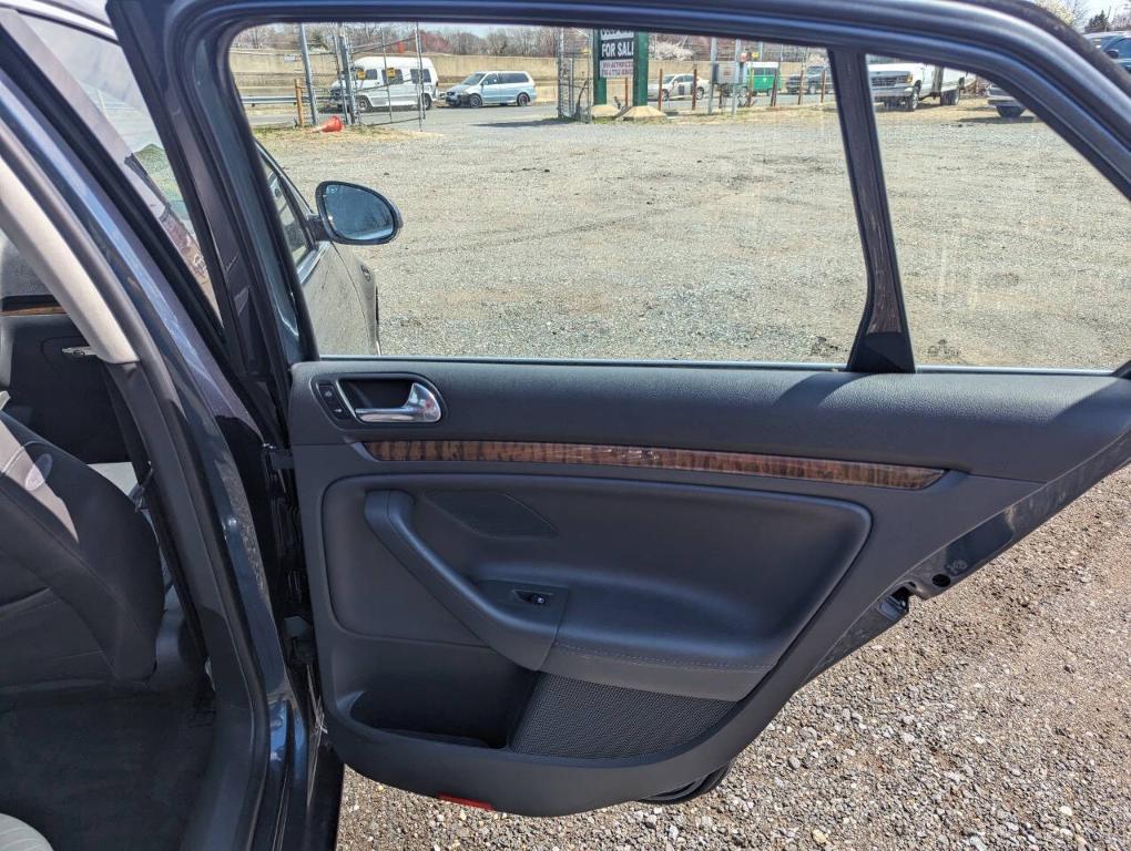 used 2005 Volkswagen Jetta car, priced at $3,800