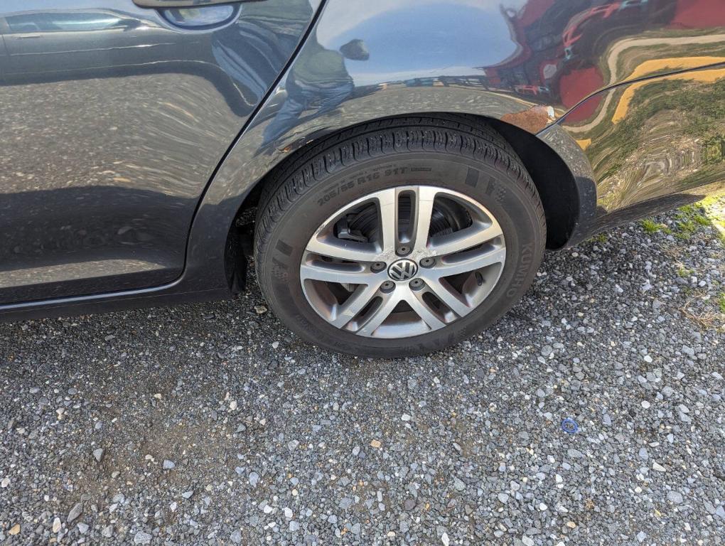 used 2005 Volkswagen Jetta car, priced at $3,800