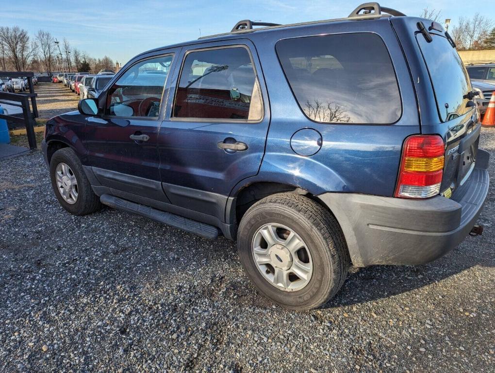 used 2004 Ford Escape car, priced at $3,300