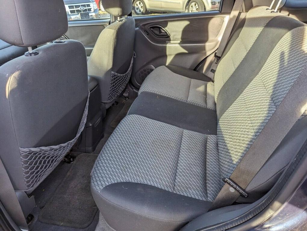 used 2004 Ford Escape car, priced at $3,300