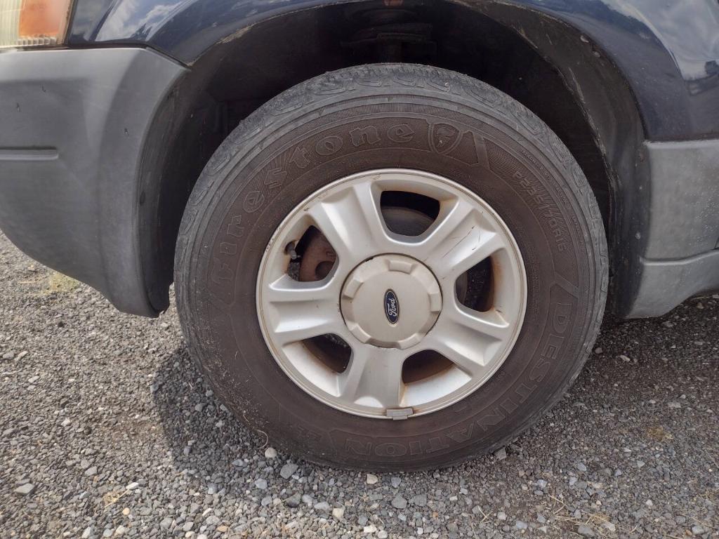 used 2004 Ford Escape car, priced at $3,300