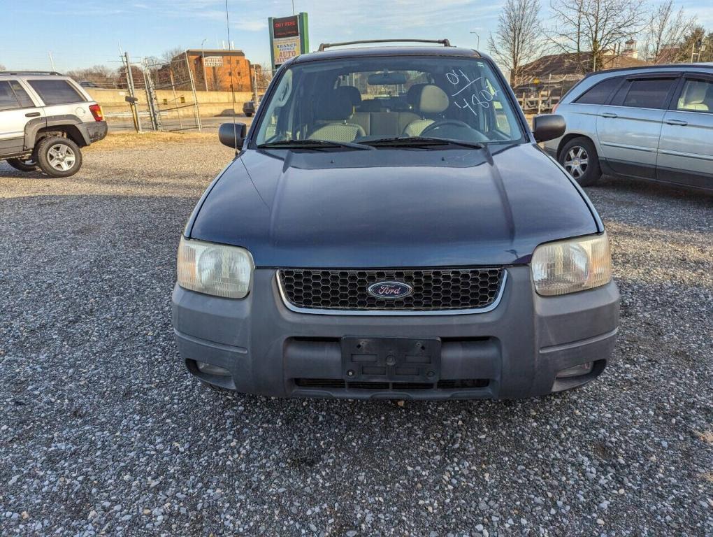 used 2004 Ford Escape car, priced at $3,300
