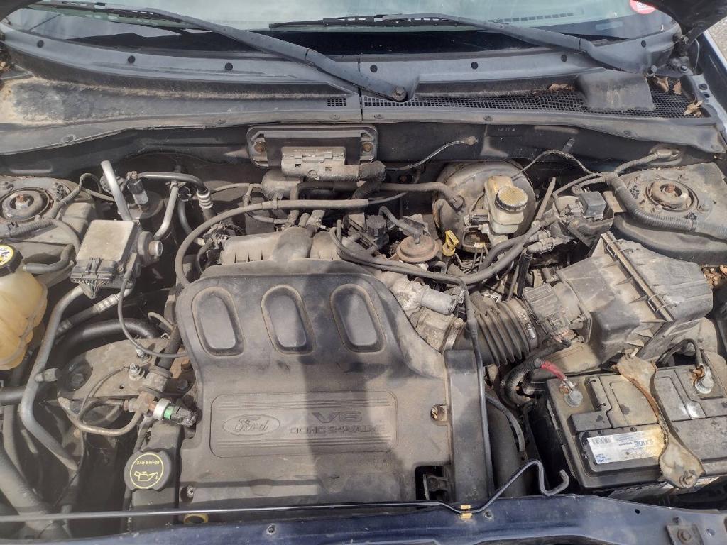 used 2004 Ford Escape car, priced at $3,300