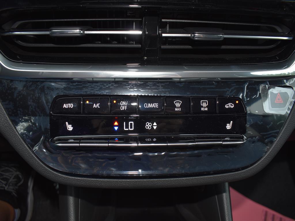 new 2025 Buick Envista car, priced at $29,661