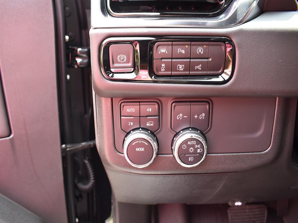 new 2025 GMC Yukon XL car, priced at $70,744