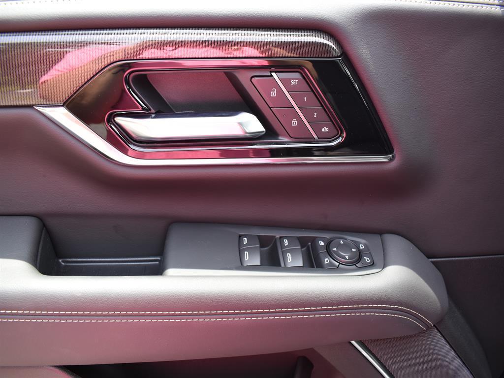 new 2025 GMC Yukon XL car, priced at $70,744