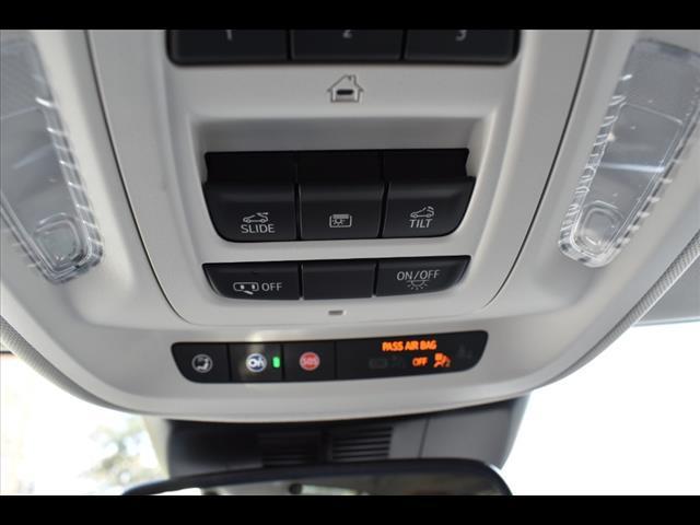 new 2025 Buick Envision car, priced at $39,556