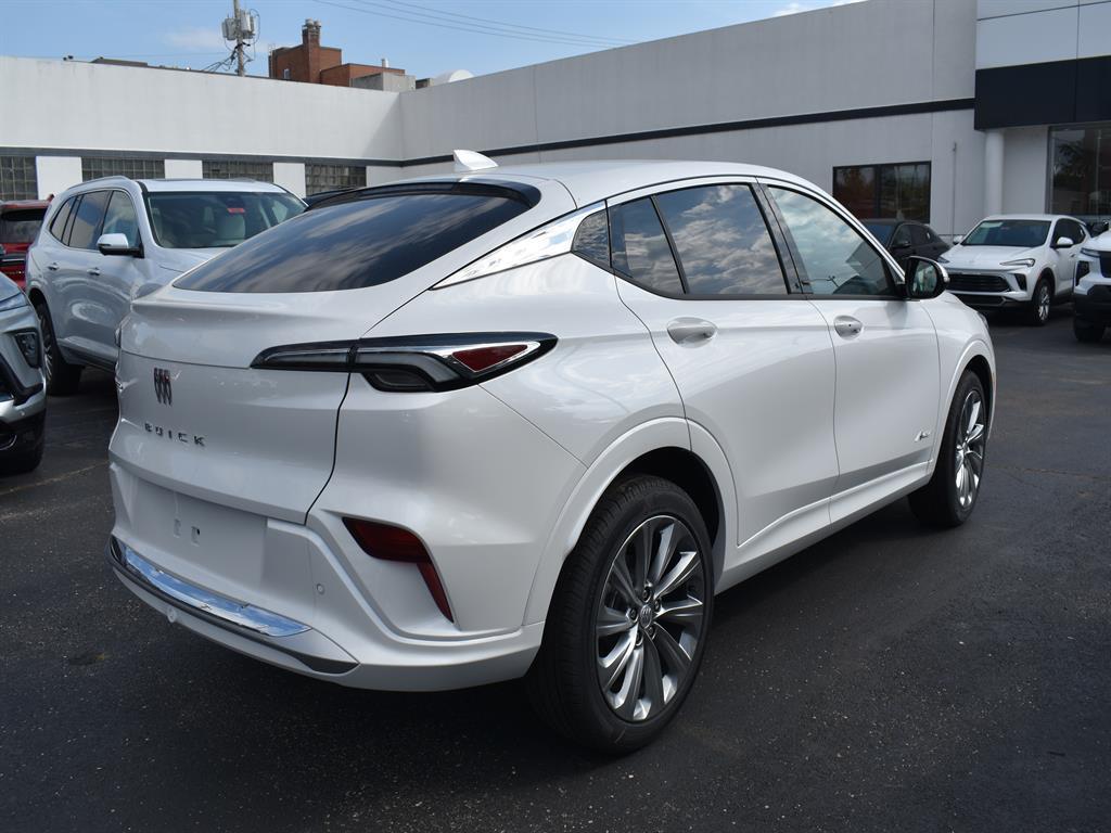 new 2025 Buick Envista car, priced at $30,185