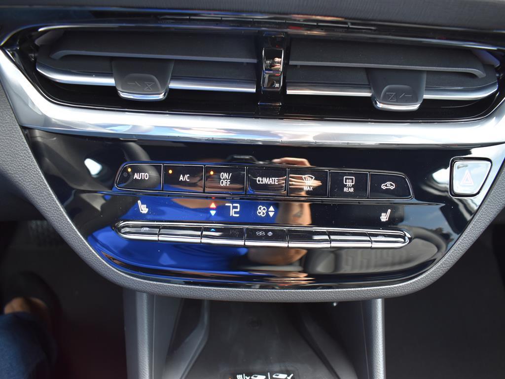 new 2025 Buick Envista car, priced at $30,185