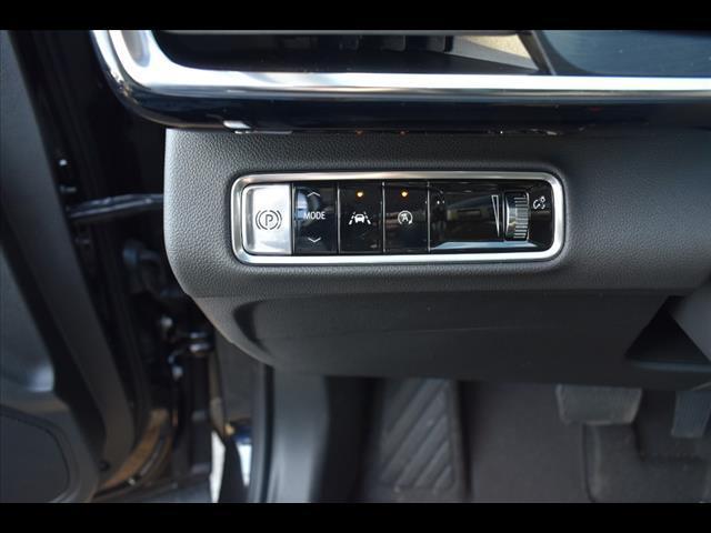 new 2025 Buick Envision car, priced at $38,195