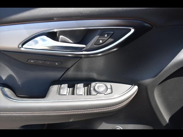 new 2025 Buick Envision car, priced at $40,331