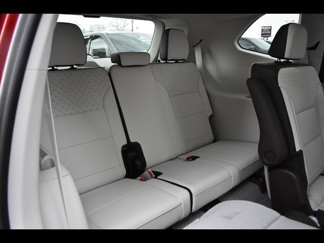 new 2025 GMC Acadia car, priced at $59,918