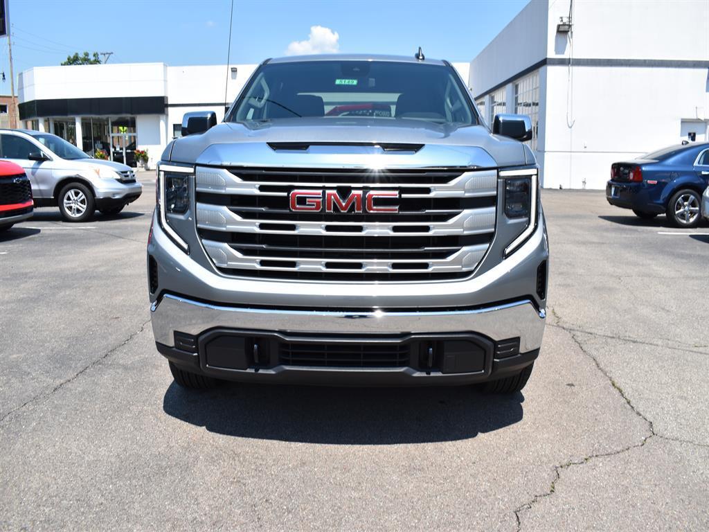 new 2025 GMC Sierra 1500 car, priced at $47,204