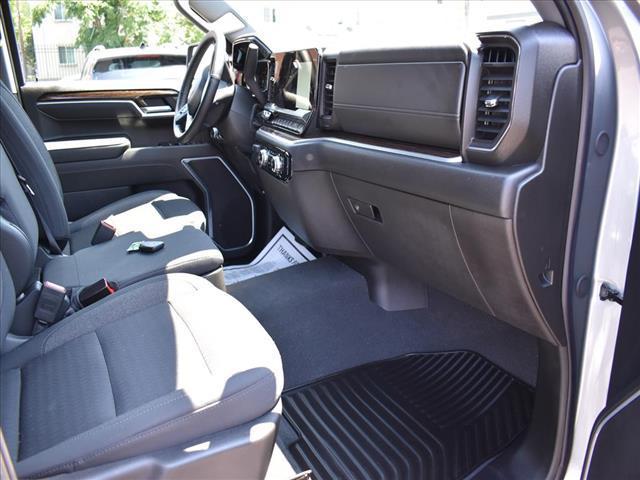 new 2025 GMC Sierra 1500 car, priced at $47,704